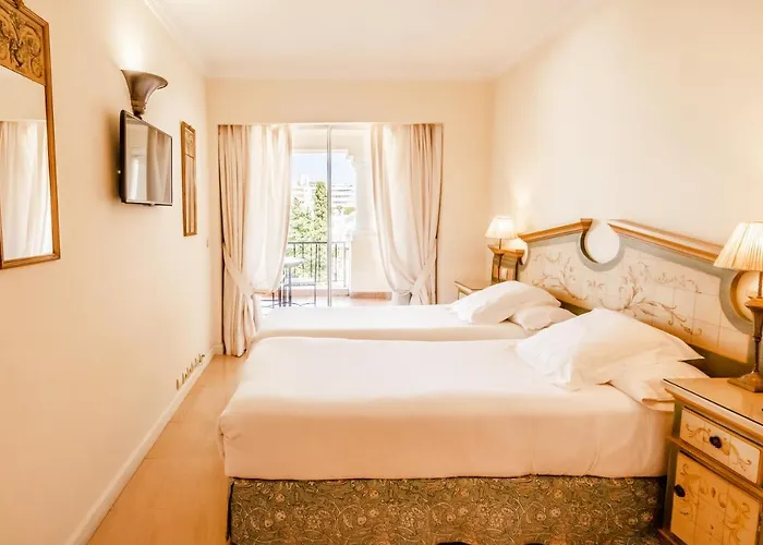 Guadalpin Apartament *